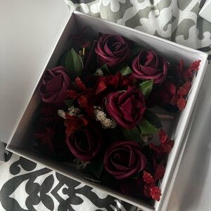 Ling’s Moment Silk Floral Boutonnières - 6pc